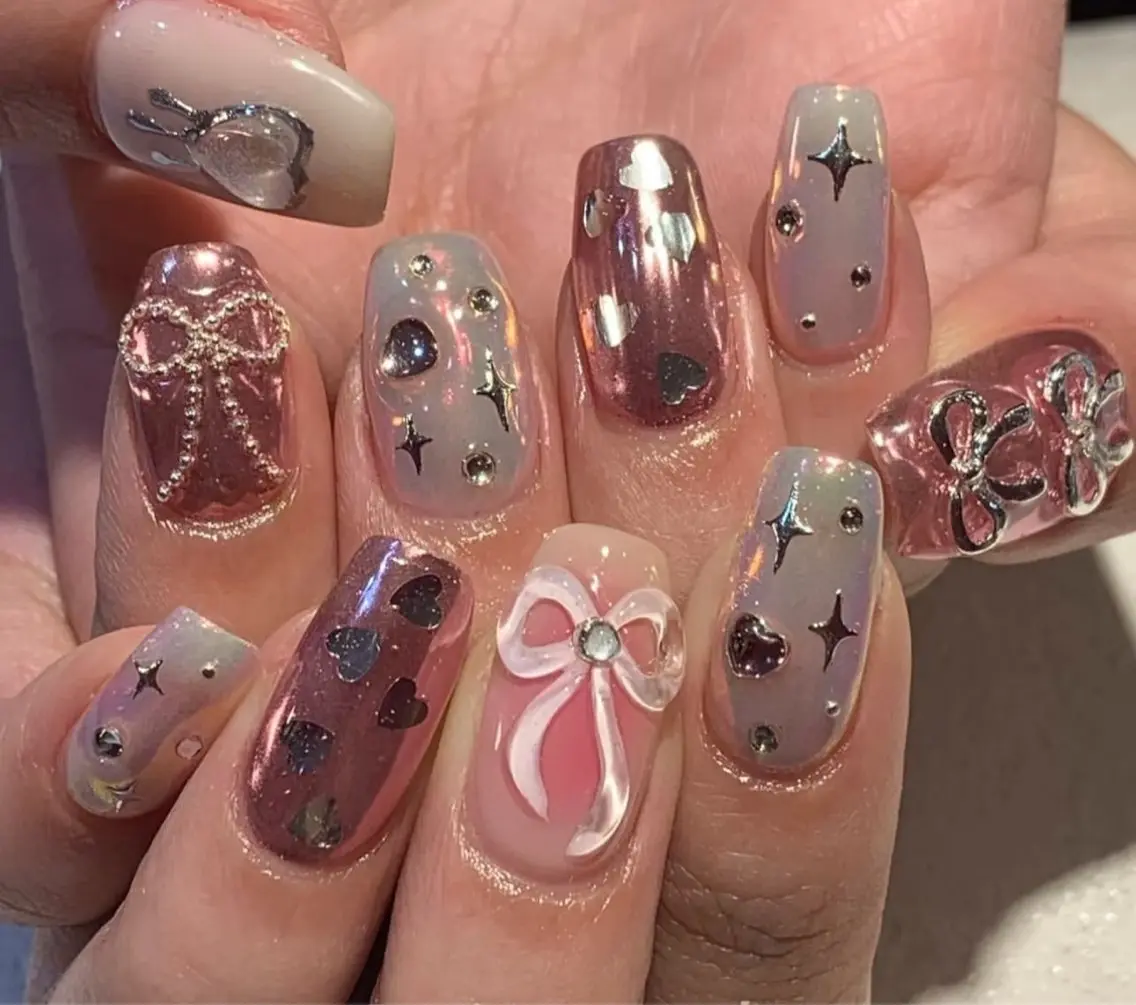 ネイル アートネイル オーロラネイル チークネイル フレンチネイル ガラスフレンチ ハンドネイル 🎀🎀YooLi Nail Salonのネイルデザイン