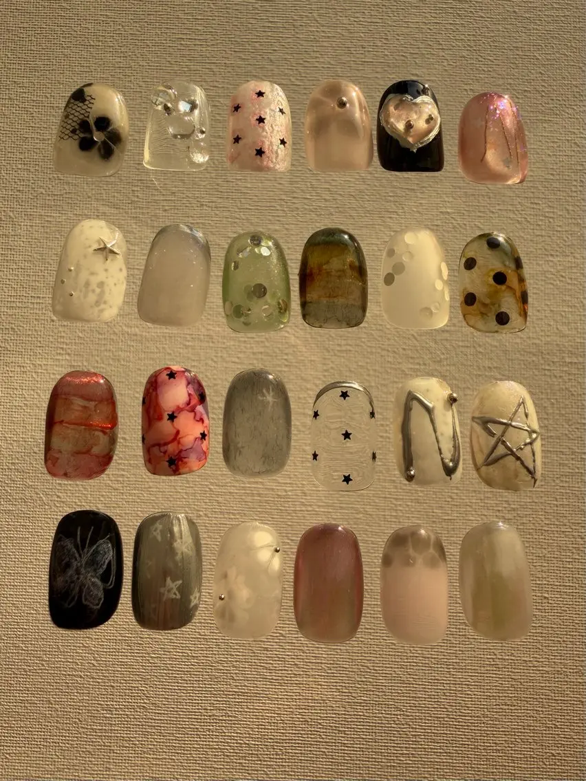 ネイル 韓国ネイル マグネットネイル nail｡𖦹° KARINのネイルデザイン