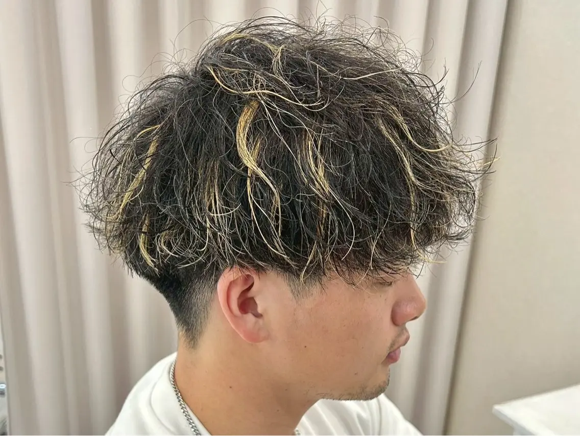 ショート センターパート 韓国ヘア・綾也のヘアスタイル