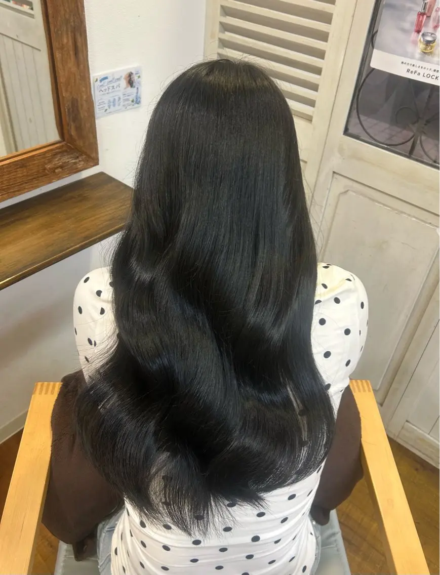 ロング ヘアカラー トリートメント 改瀬 由衣のヘアスタイル