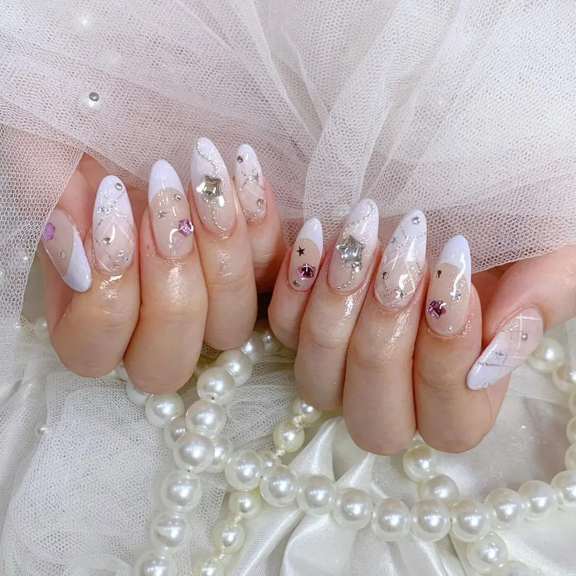 ネイル チークネイル ドット フットネイル フレンチネイル グラデーション ハンドネイル ハンドケア Nihonthy Nail 新宿のネイルデザイン