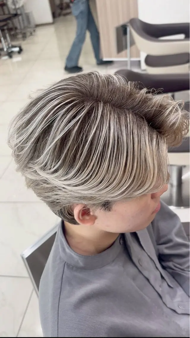 ショート カラー メンズ メンズバレイヤージュ メンズブリーチ バレイヤージュ ブリーチ レイヤーカット カット ヘアカラー カルマ・ニュアンス/ 縮毛/レイヤーaoiのヘアスタイル