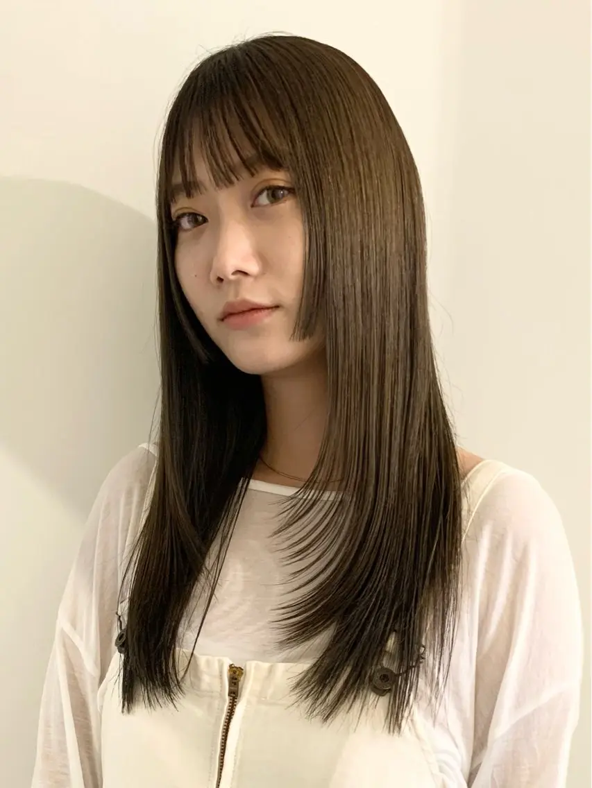 ロング カラー ベージュカラー オリーブベージュ 顔まわりレイヤー 姫カット レイヤーカット カット ヘアカラー トリートメント 落合希 Olivebeigeのヘアスタイル