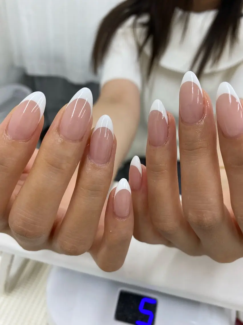 ネイル フレンチネイル オフィスネイル シンプルネイル ハンドネイル REINA ルレイル心斎橋のネイルデザイン