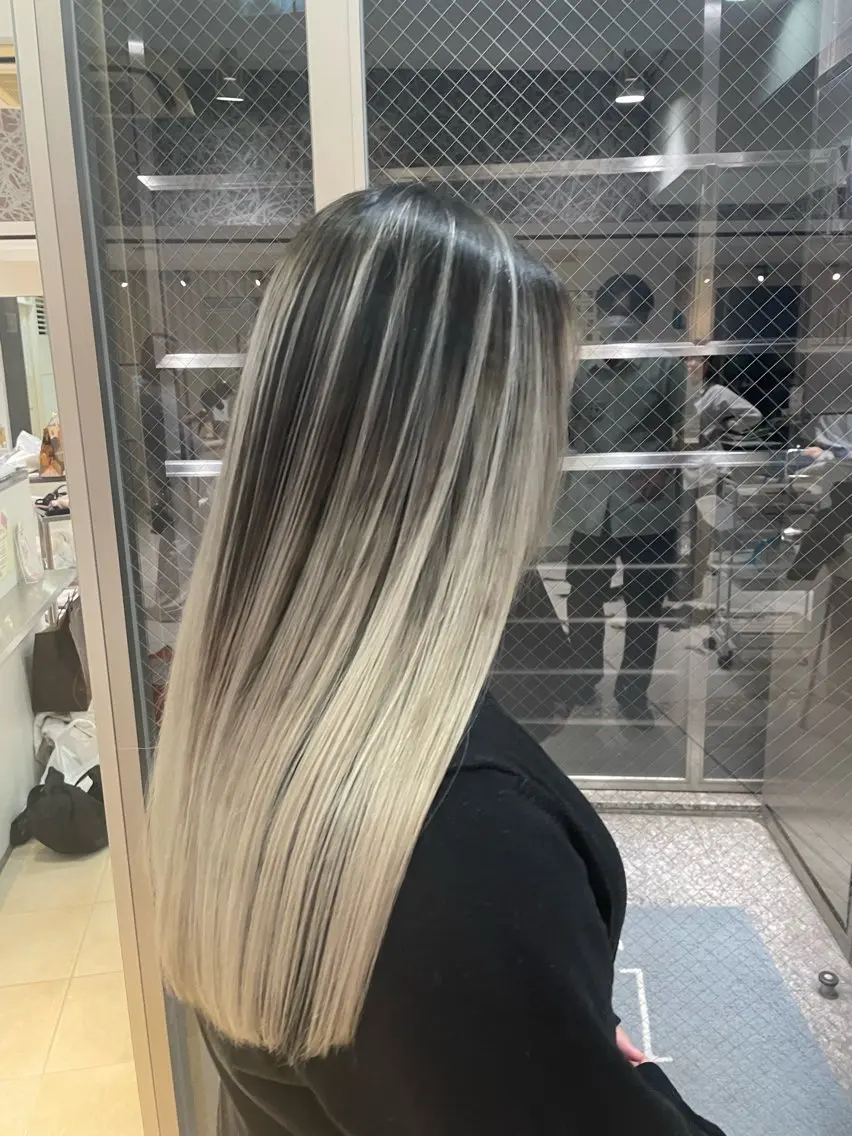 ロング カラー 𓊆美髪矯正𓊇岡田 昂樹のヘアスタイル