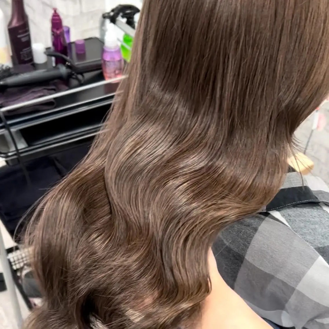 セミロング パープルカラー 髪質改善 ワンズリー中明度 店舗公式のヘアスタイル