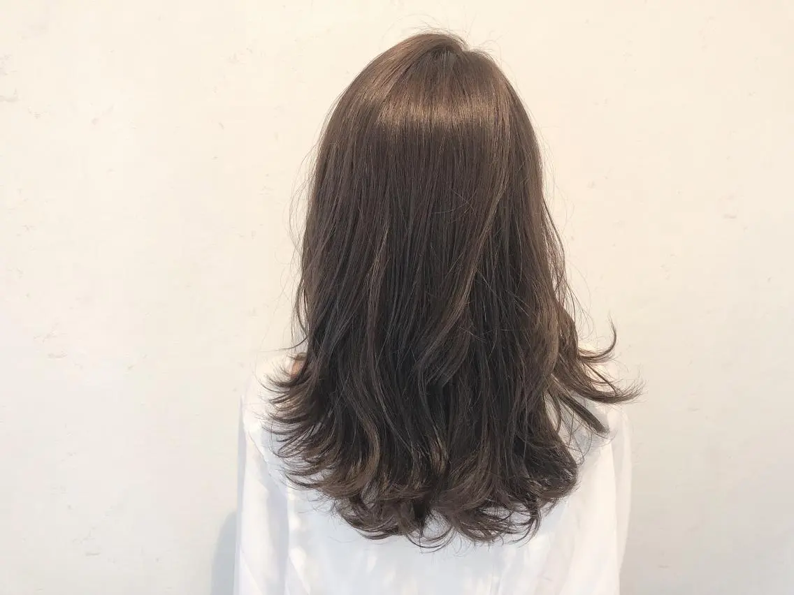 セミロング カラー 伊藤 さやかのヘアスタイル
