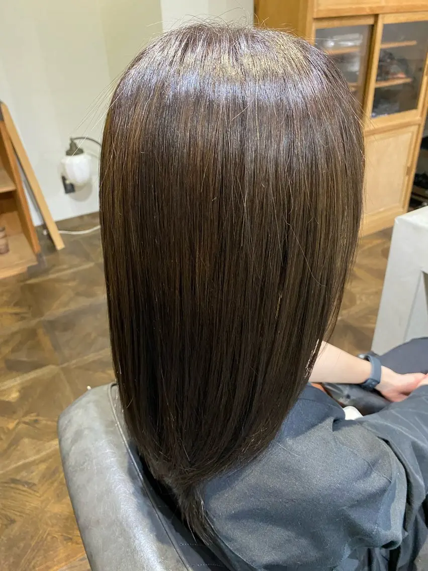 カラー 寺本 玲花のヘアスタイル