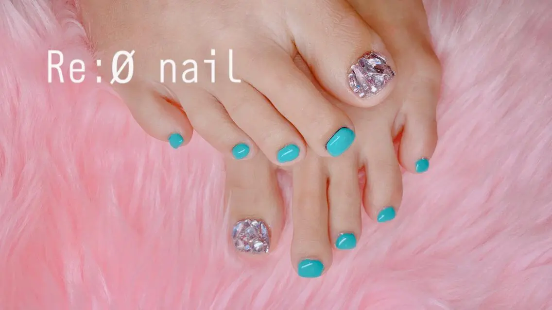 ネイル ストーンネイル フットネイル Re:Ø nail 🩵TSUJIのネイルデザイン