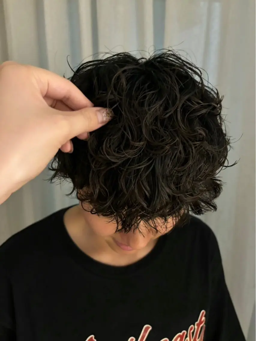 ショート パーマ 飯田 優恵のヘアスタイル
