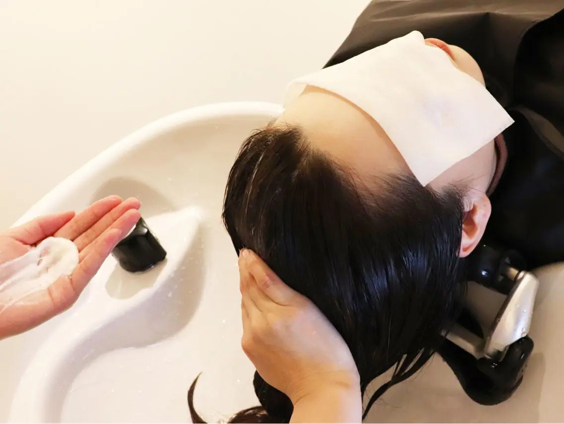 セミロング 金島 青のヘアスタイル