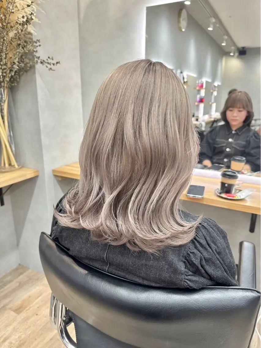 カラー ブリーチ ヘアカラー モテカラー🫧💕 RIOのヘアスタイル