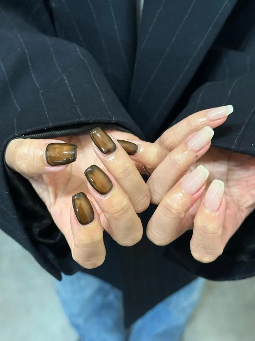ネイル ブラウン ハンドネイル フットネイル kiii.__ ✴︎*のネイルデザイン