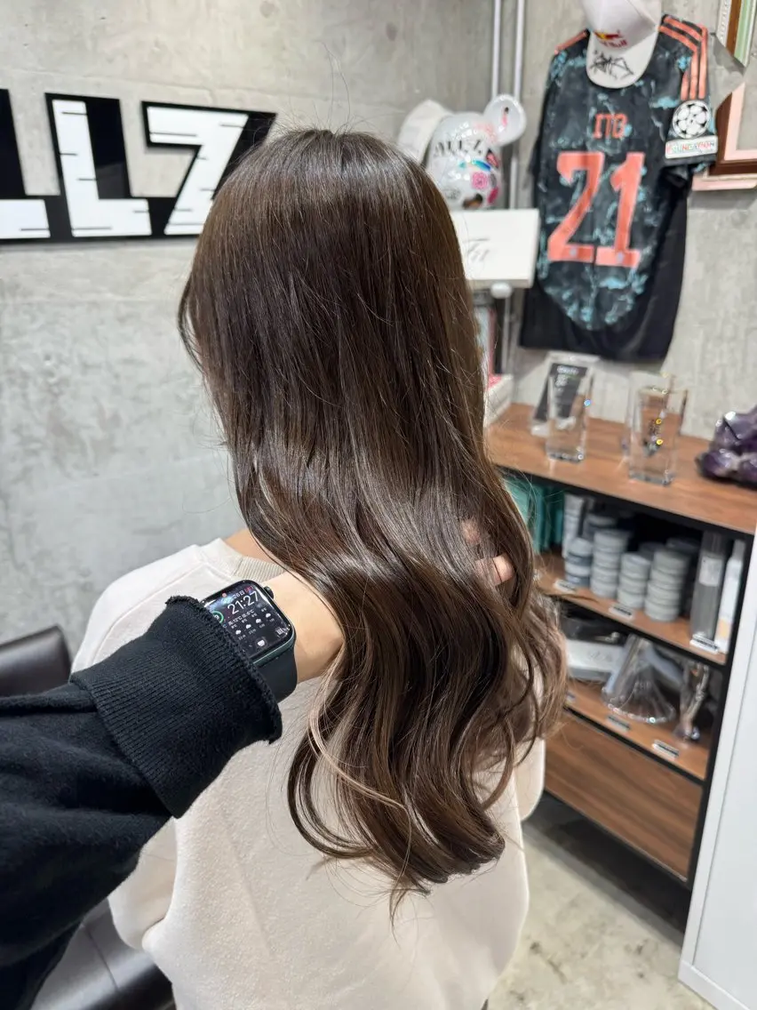 ロング カラー インナーカラー ヘアカラー トリートメント ホワイトブロンド RIKUTOのヘアスタイル