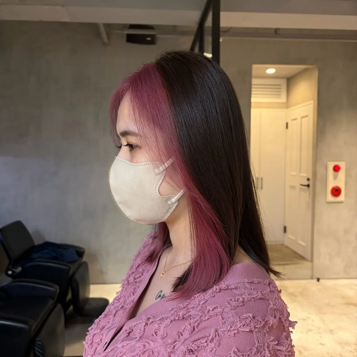 ミディアム カラー ミストバング  フェイスフレーミング ピンクカラー ヘアカラー ひなた/elima 調布/暖色カラーのヘアスタイル