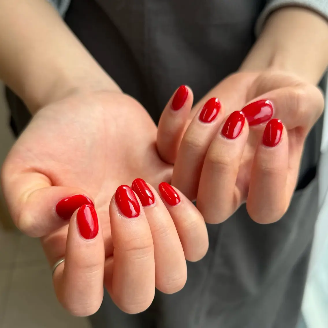 ネイル ワンカラーネイル 赤色 シンプルネイル GELo nail rinaのネイルデザイン
