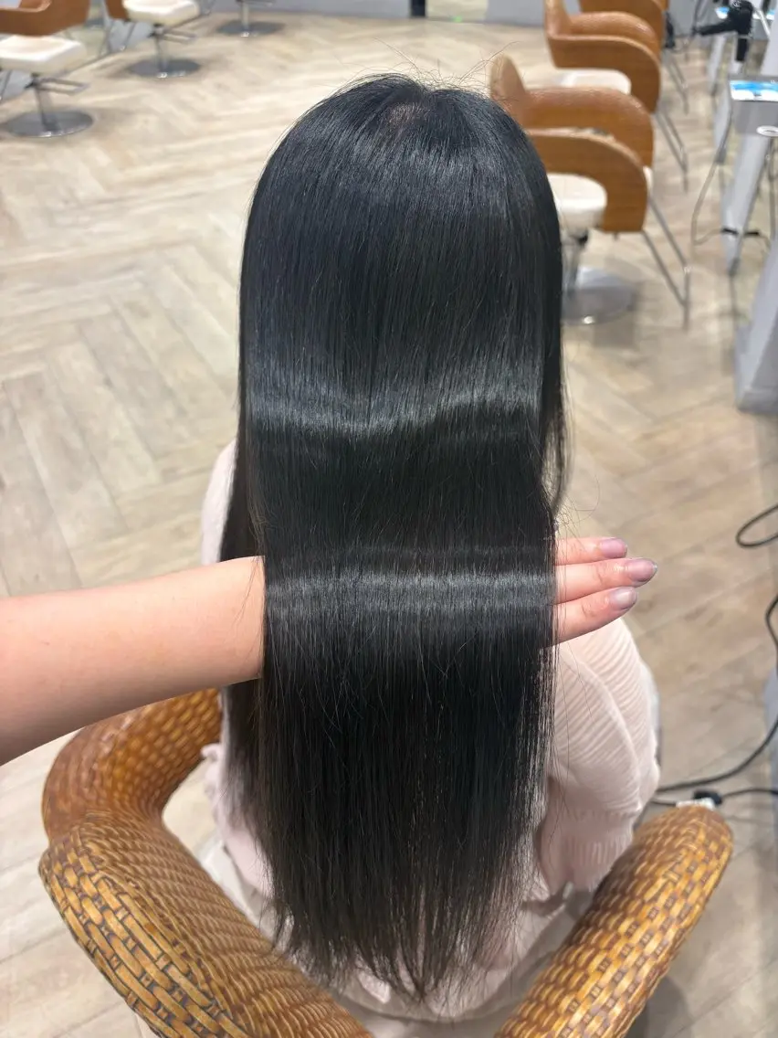 ロング ヘアカラー 水口 未唯菜のヘアスタイル