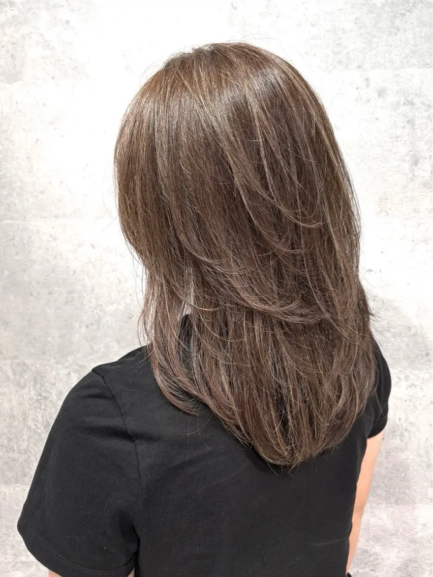 ミディアム カラー ハイライトカラー ハイライト ヘアカラー FOX 新菜のヘアスタイル