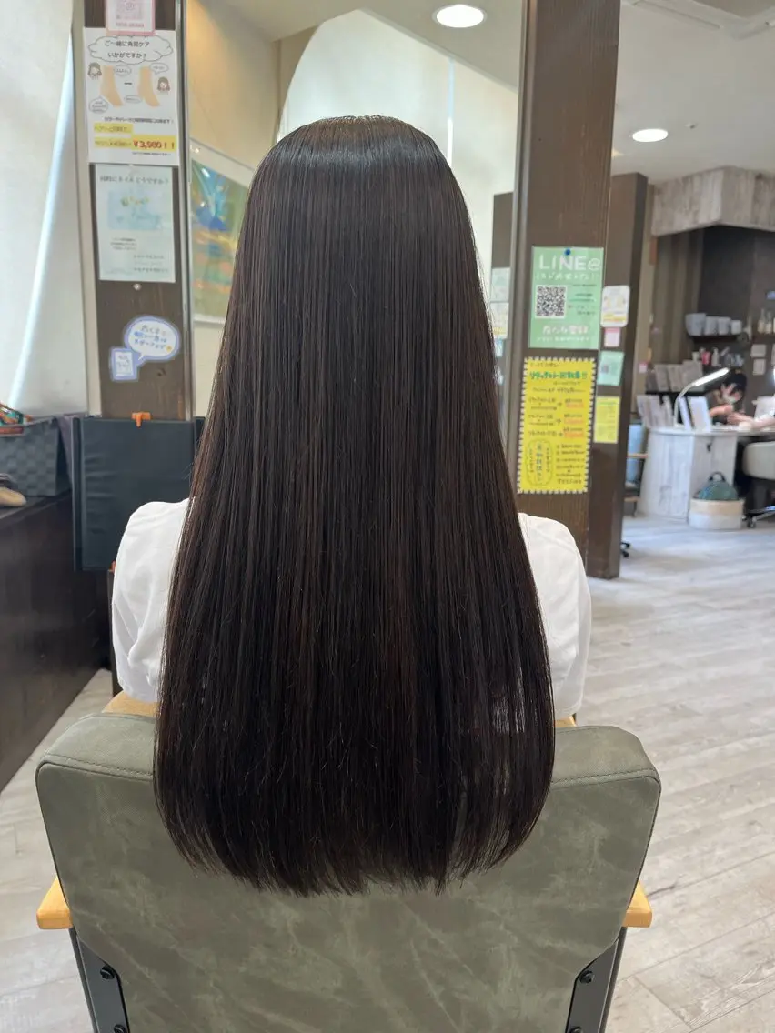 ロング 佐藤 瑚碧のヘアスタイル