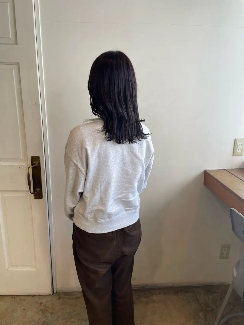 ミディアム カラー ブルーカラー ブルージュ MIOベージュカラー 柔らかいカラーのヘアスタイル