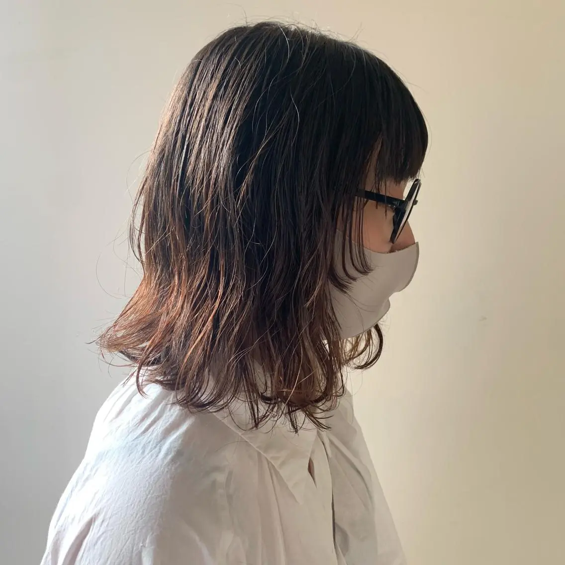ミディアム カラー パーマ ミディアムパーマ ニュアンスパーマ 本間 結衣のヘアスタイル