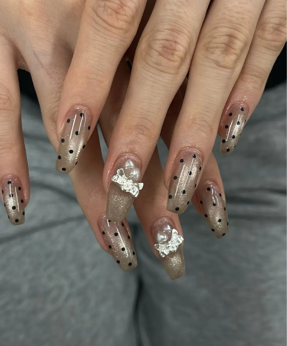 ネイル ドット マグネットネイル ハンドネイル schon 🎀saraのネイルデザイン