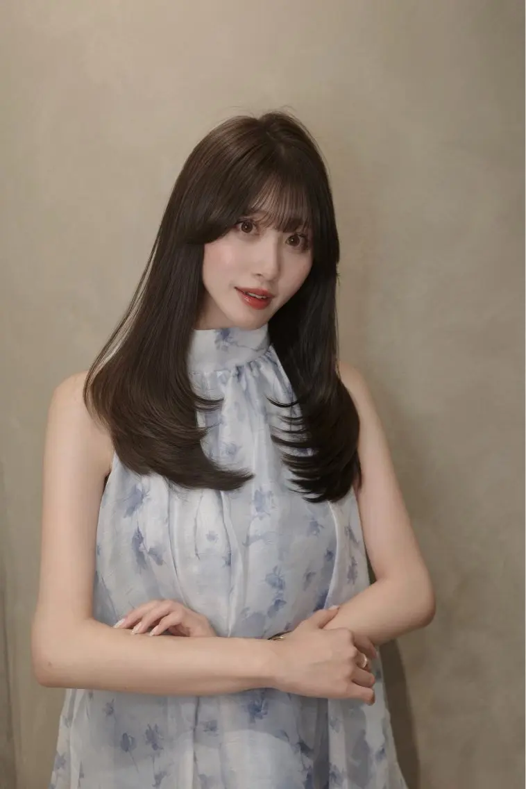 セミロング 髪質改善 レイヤーカット 似合わせカット 美顔形成｜レイヤー ｜青山のヘアスタイル