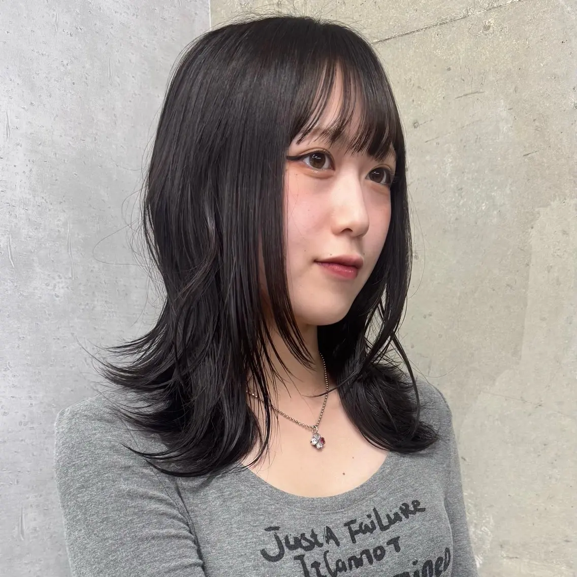 ミディアム カラー 黒髪 レイヤーカット ヘアカラー 🧡MOMONE🧡 【Loem】のヘアスタイル