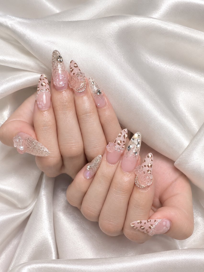 ネイル MIKA LILYのネイルデザイン