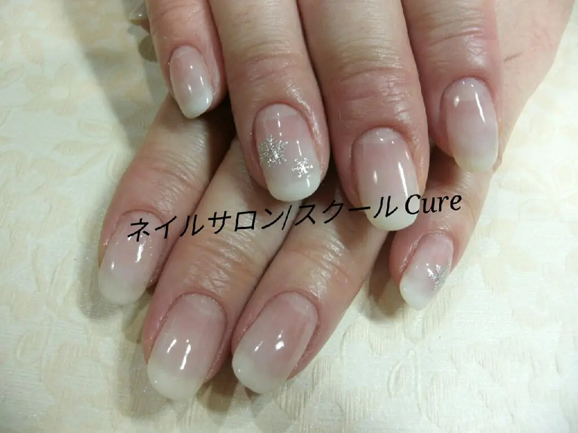 ミディアム ネイル ハンドネイル ネイルサロン Cureのネイルデザイン