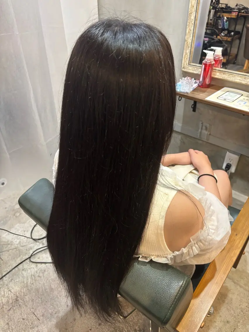 ロング ヘアカラー 吉岡 輝要のヘアスタイル