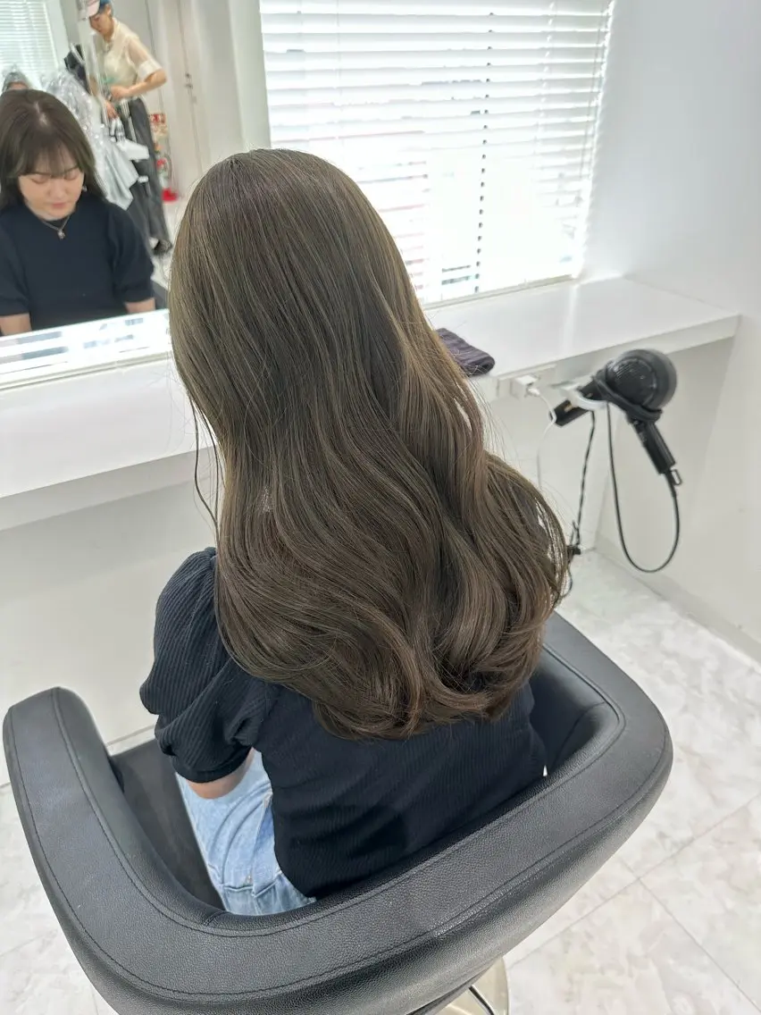 セミロング カラー ヘアアレンジ ブリーチ 透明感カラー ブリーチなしカラー 髪質改善 似合わせカット 🫧モテる💗ダメー ジレスハイトーン🫧のヘアスタイル