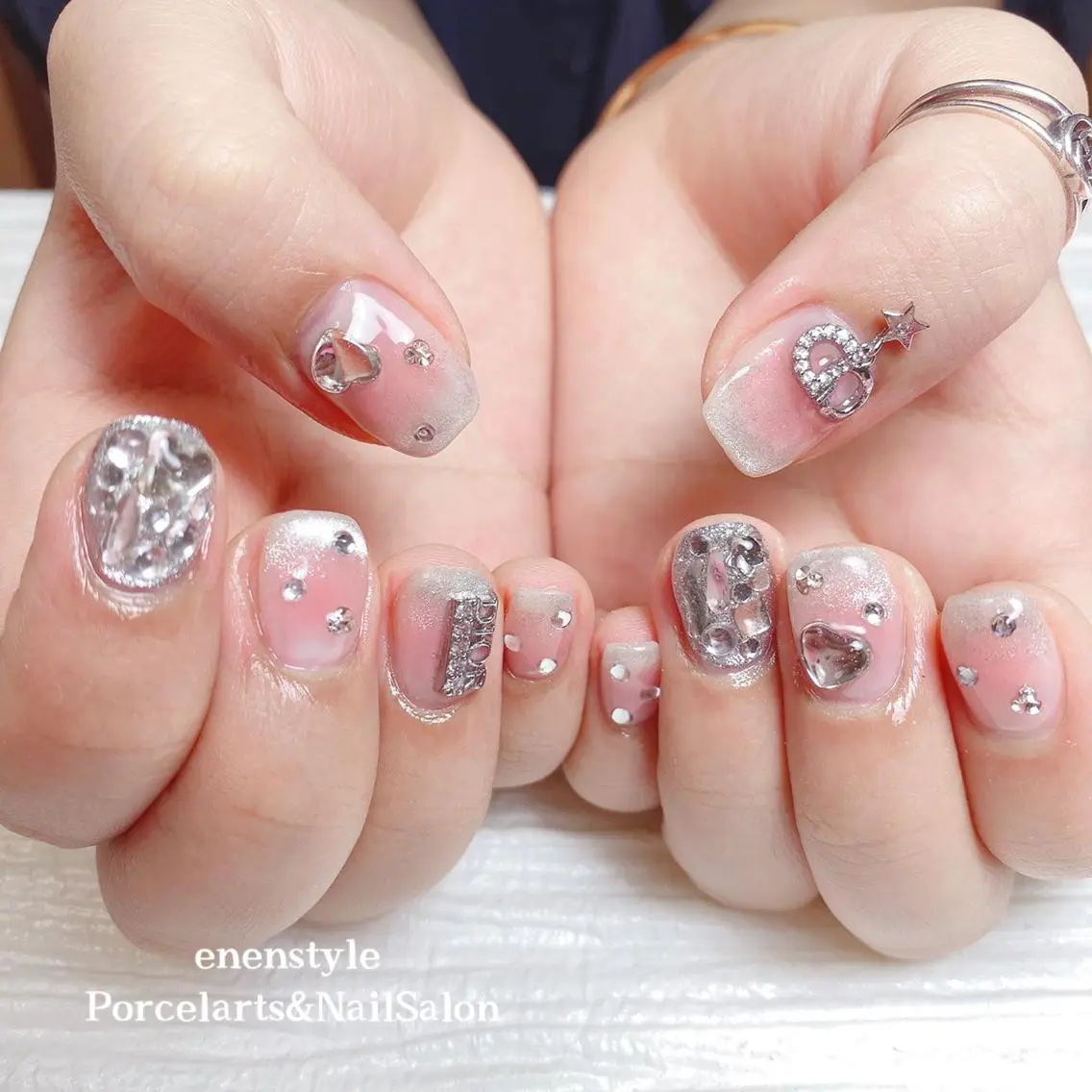 ミディアム ネイル 🐾enen style 🐾のネイルデザイン