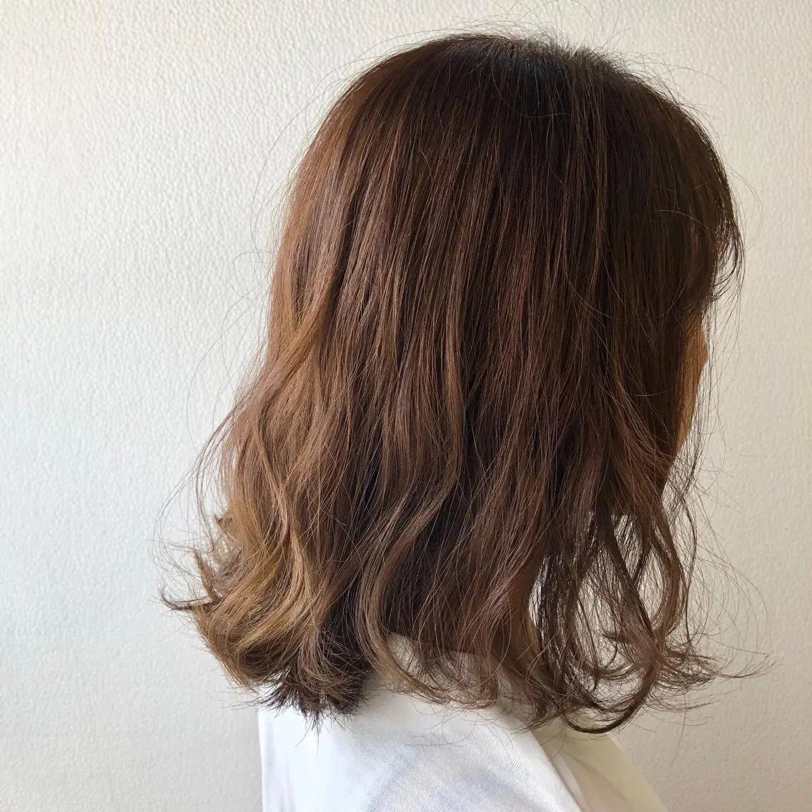 ミディアム カラー 菅沢 奈生のヘアスタイル