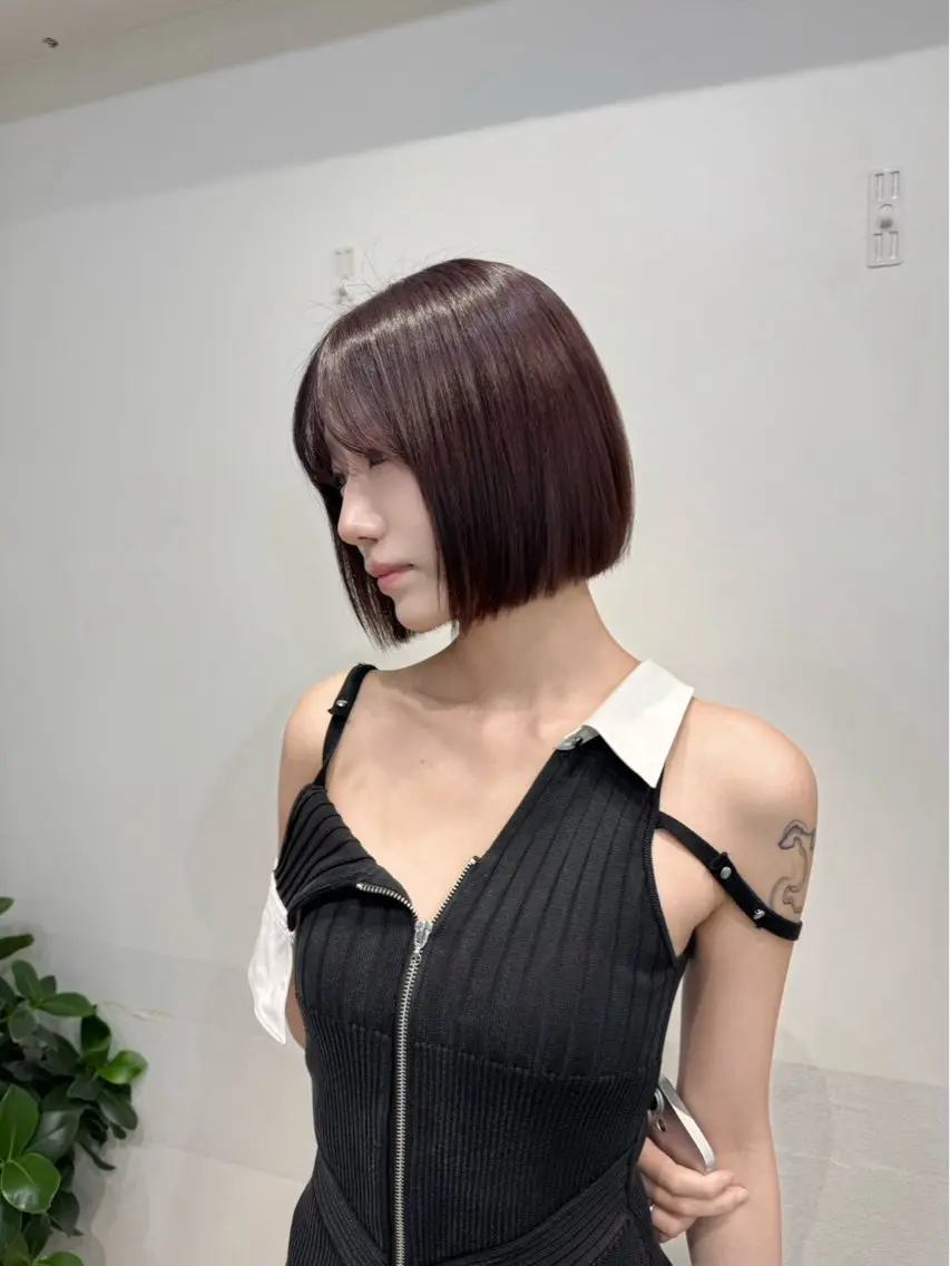 ショート ヘアカラー モデル支持率Ｎｏ．1 透明感グレージュのヘアスタイル