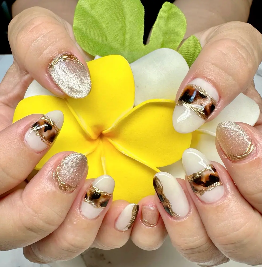 ネイル べっ甲ネイル ハロウィン キラキラネイル マグネットネイル ミラーネイル Mai’s nailのネイルデザイン