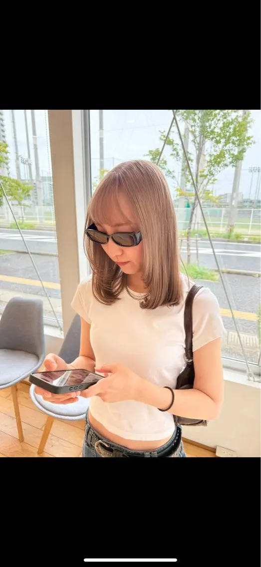 ミディアム カラー ブリーチ 中島 紗來のヘアスタイル