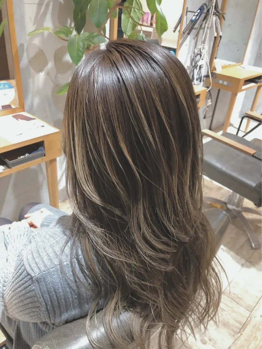セミロング ボブ くびれヘア くせ毛 髪質改善 切りっぱなしロブ カット ヘアカラー REVE 美容室のヘアスタイル