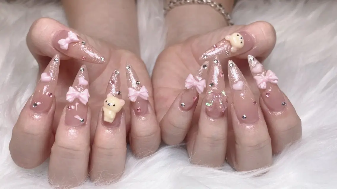 ネイル オーロラネイル ブラウン フラッシュネイル フラワーネイル ホログラムネイル ハンドネイル Rei _Nail 新宿のネイルデザイン