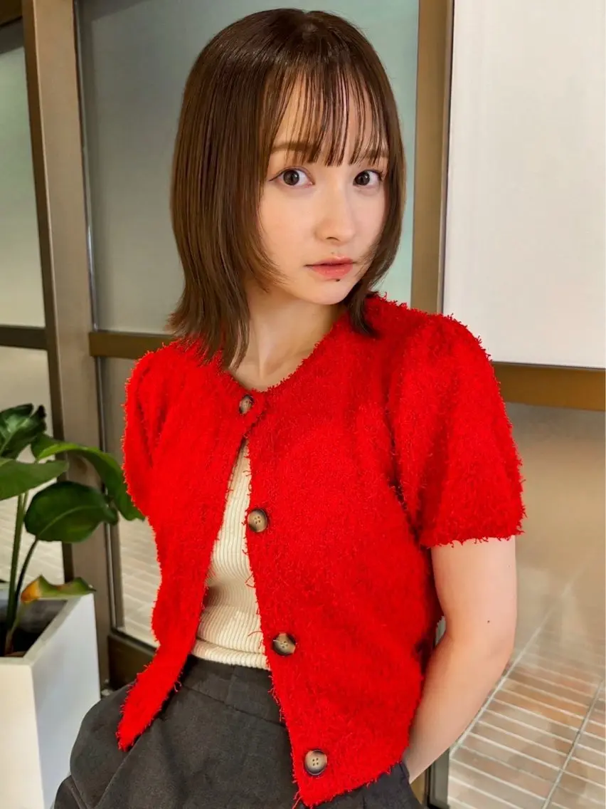 ミディアム カラー ベージュカラー 透明感カラー オリーブベージュ ヘアカラー 中野 芽郁のヘアスタイル