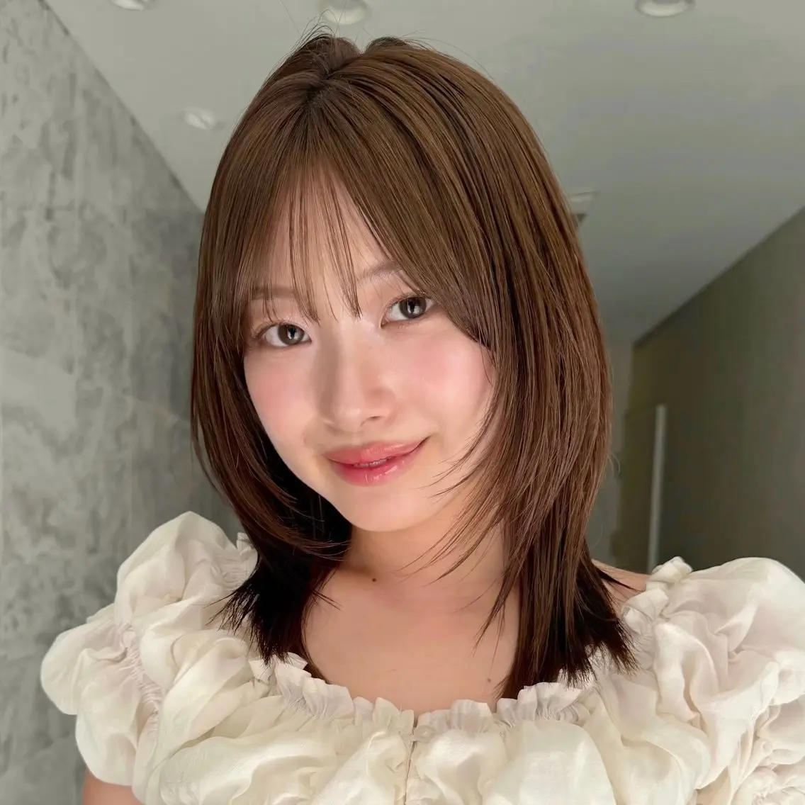 ミディアム カラー 顔周りレイヤー꙳⋆ ミディアム⌇SAKIのヘアスタイル