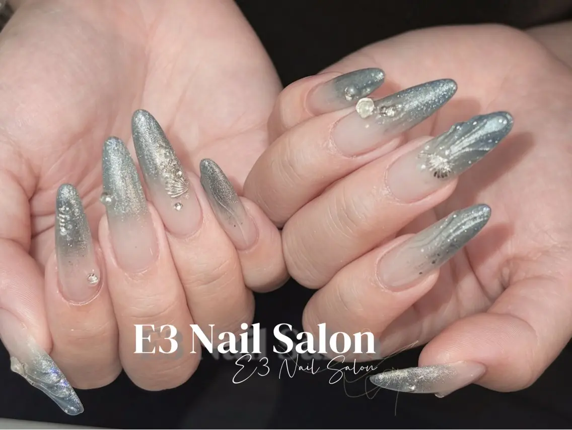ネイル 桜ネイル フレンチネイル ジェルネイル ガラスフレンチ グラデーション ハンドネイル E3 Nail Salonのネイルデザイン
