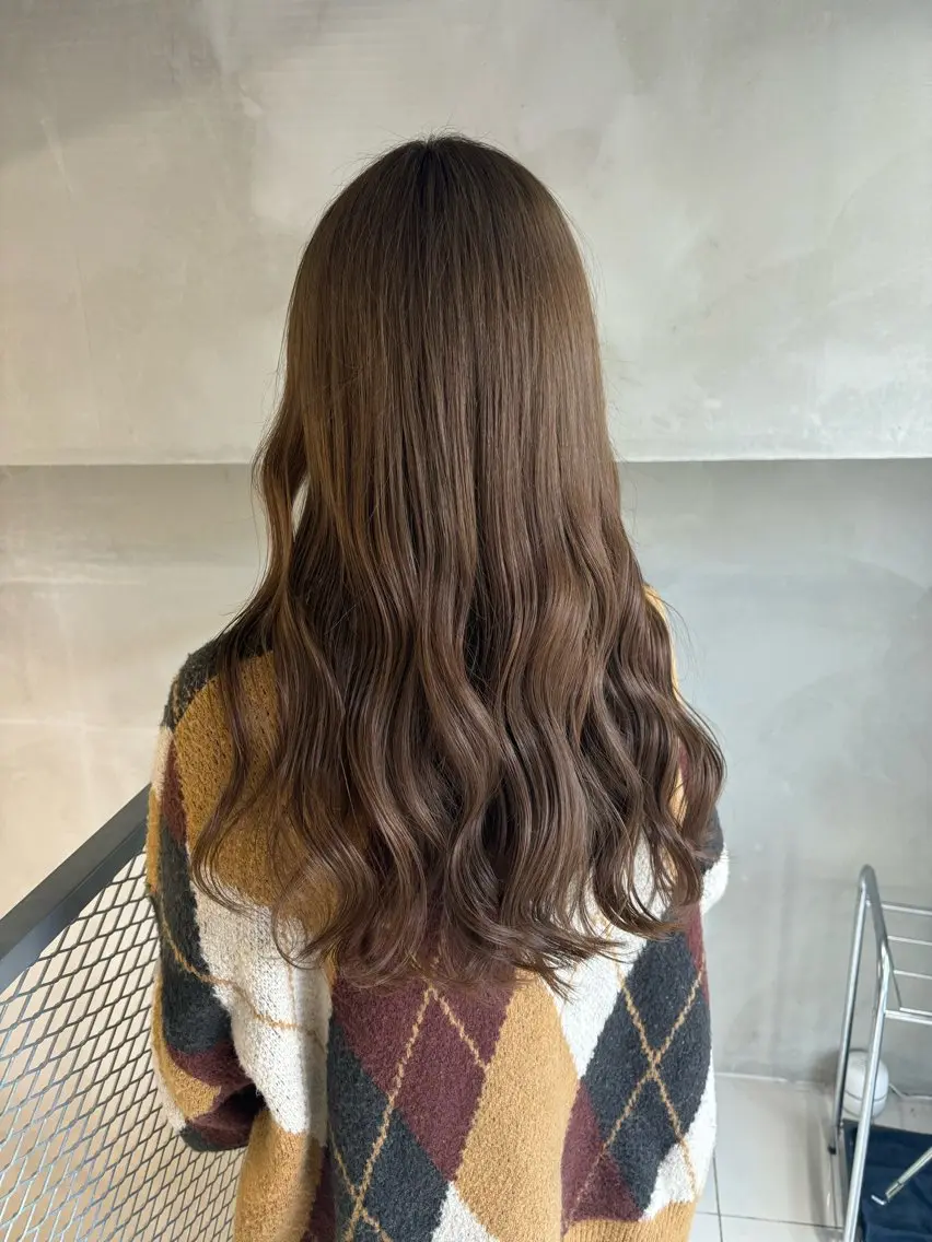 カラー ヘアカラー トリートメント 🧸柔らかベージュ/ 顔周りレイヤー/ミクのヘアスタイル