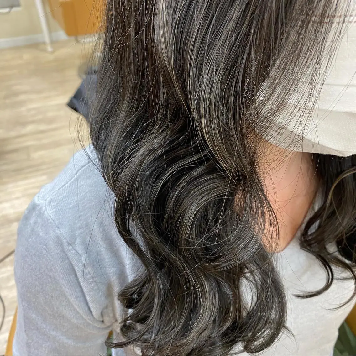 カラー SALOWIN栄 高須大貴のヘアスタイル
