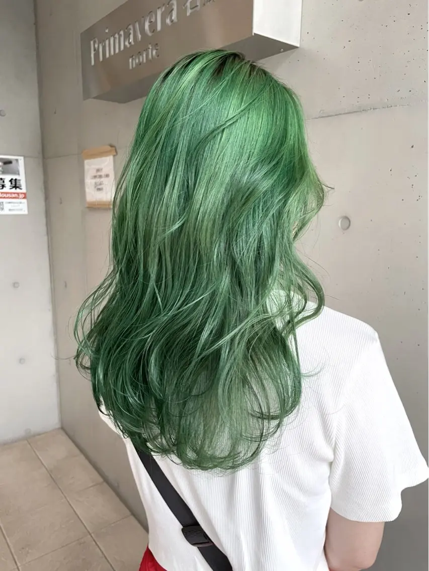 セミロング カラー ブリーチ ヘアカラー トリートメント 仲山 和希のヘアスタイル
