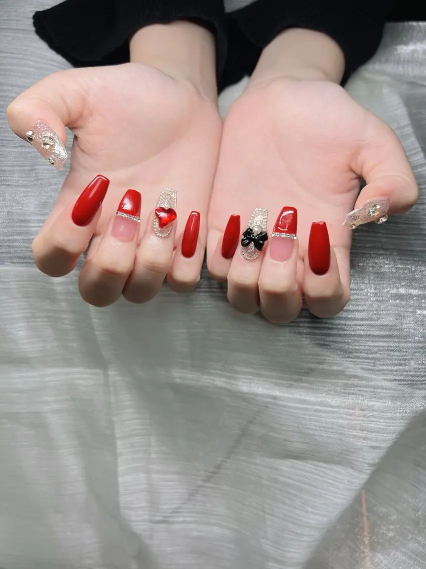 ネイル オーロラネイル チークネイル 長さ出し フットネイル フレンチネイル ハンドネイル Lee Nailsのネイルデザイン