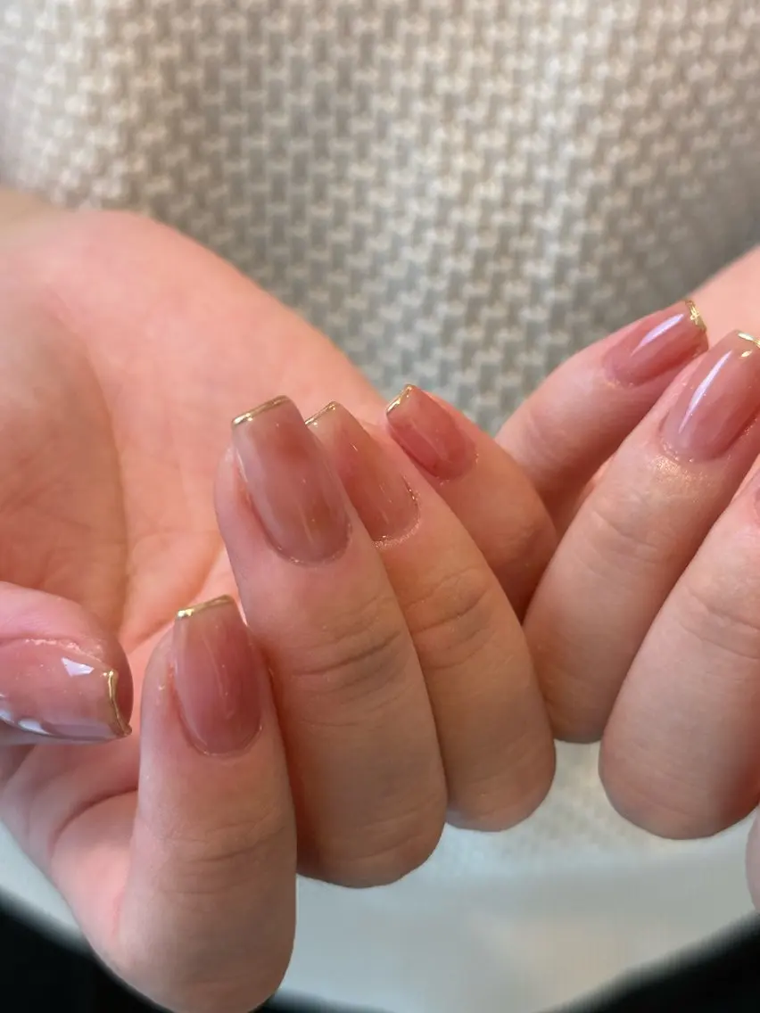 ミディアム ハンドネイル elbe nailのネイルデザイン