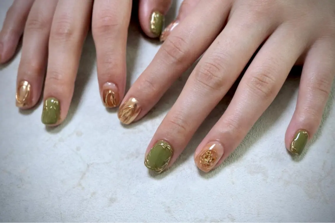 ネイル オーロラネイル カジュアル フラッシュネイル ジェルネイル ラメ(グリッター) ハンドネイル MH Nailのネイルデザイン