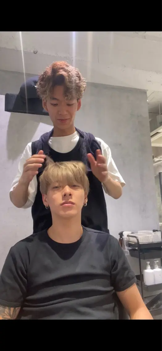 カラー メンズ メンズブリーチ ベージュカラー ブリーチ ミルクティーベージュ ヘアカラー 🔥メンズカラー職人 🔥音登のヘアスタイル