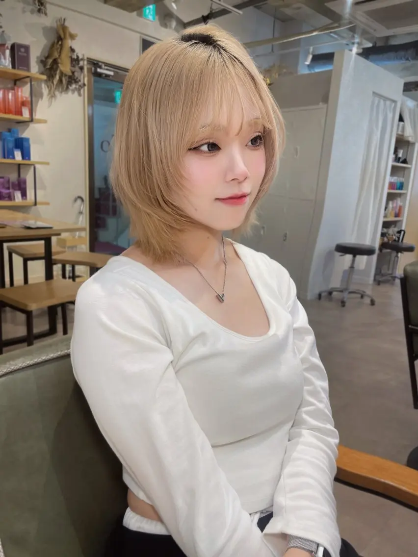 ミディアム 顔まわりレイヤー レイヤーカット 似合わせカット/ 顔周りカット/まりなのヘアスタイル